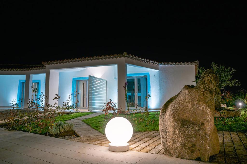 Zahrada ubytování AQUA SARDINIA boutique hotel