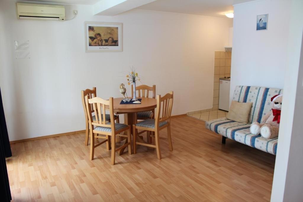Apartments Lozica - Estudio De Confort Con Terraza Y Vista Al Mar