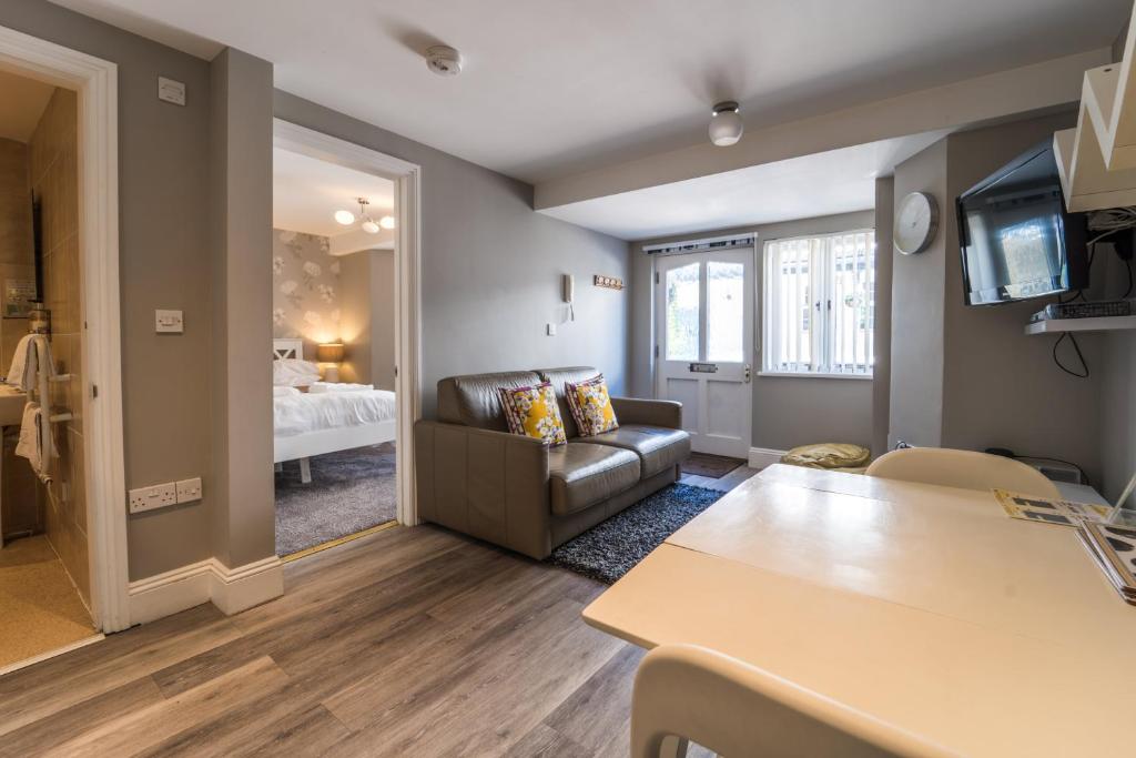 Trinity Mews - One-Bedroom Apartment (34) - Pet Friendly