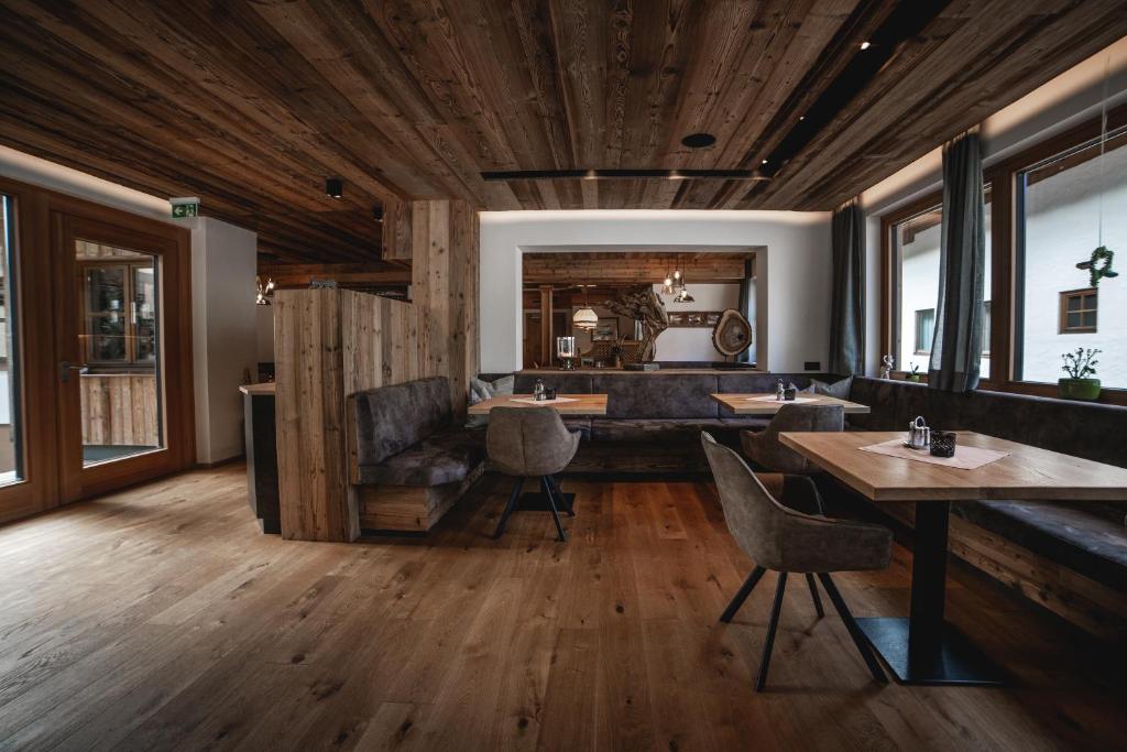 Posezení v ubytování Hotel Landhaus Neumayr