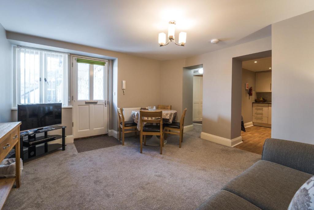 Trinity Mews - Premier One-Bedroom Apartment (30) - Pet Friendly