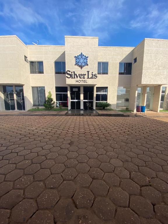  Silver Lis Hotel