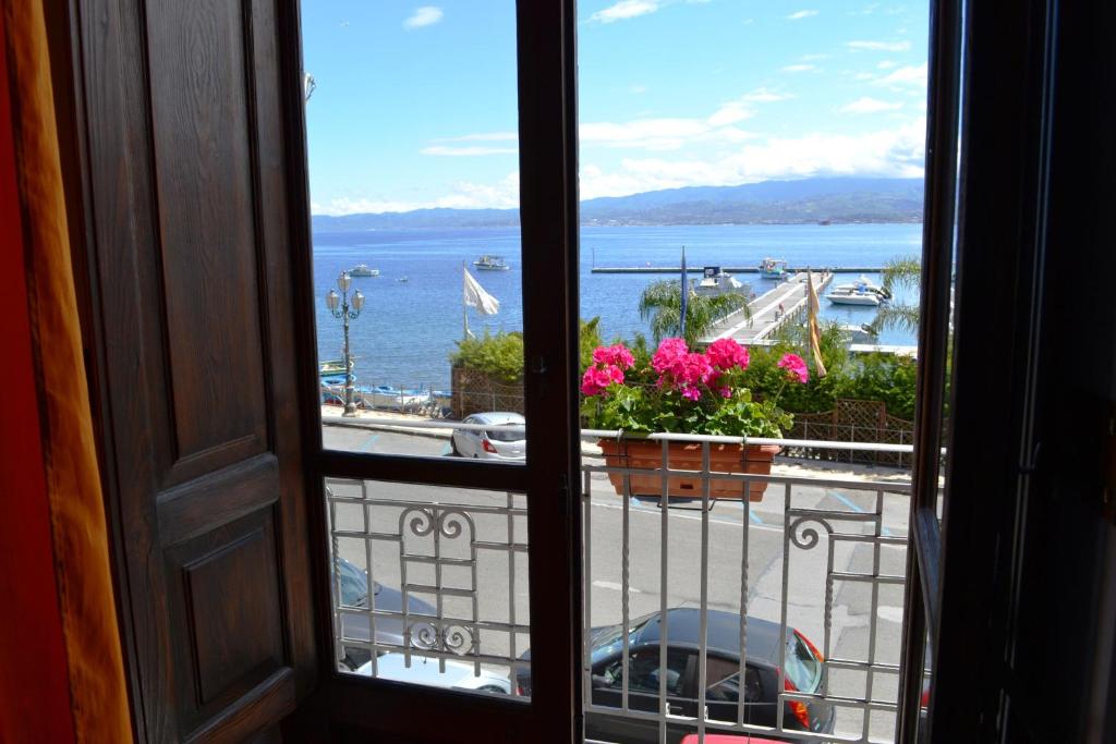 Gallery image of Bed& Breakfast Maredomus in Milazzo