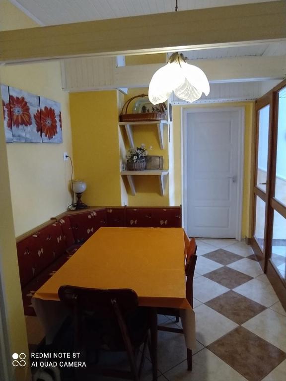 Zdjęcie z galerii obiektu Apartmanház Gabriella w mieście Harkány