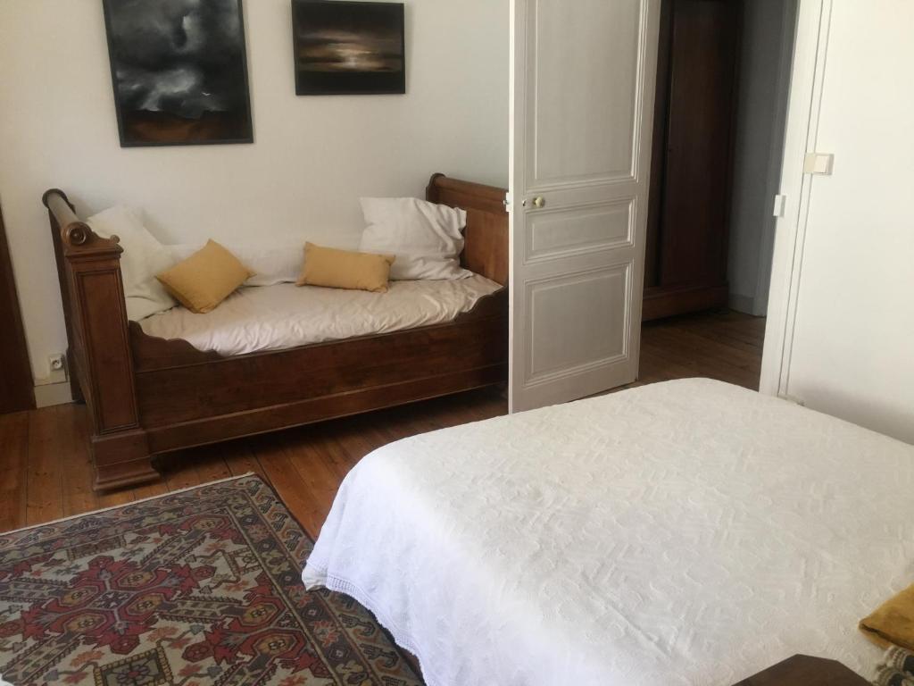 Le Magnolia - Family Room With Shared Bathroom And Toilet