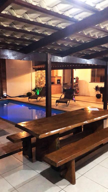  Linda casa de alto padrao com Wi-Fi e lazer em MG
