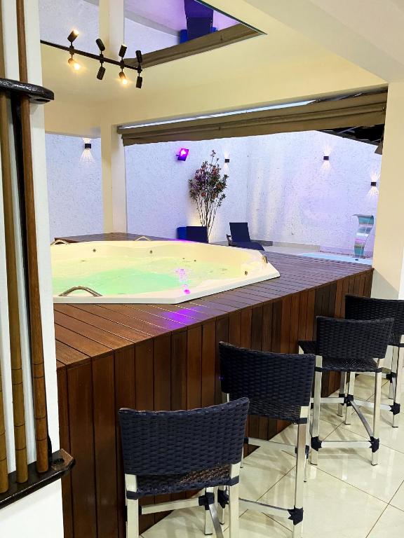  Casa de alto luxo com piscina churrasq e jacuzzi