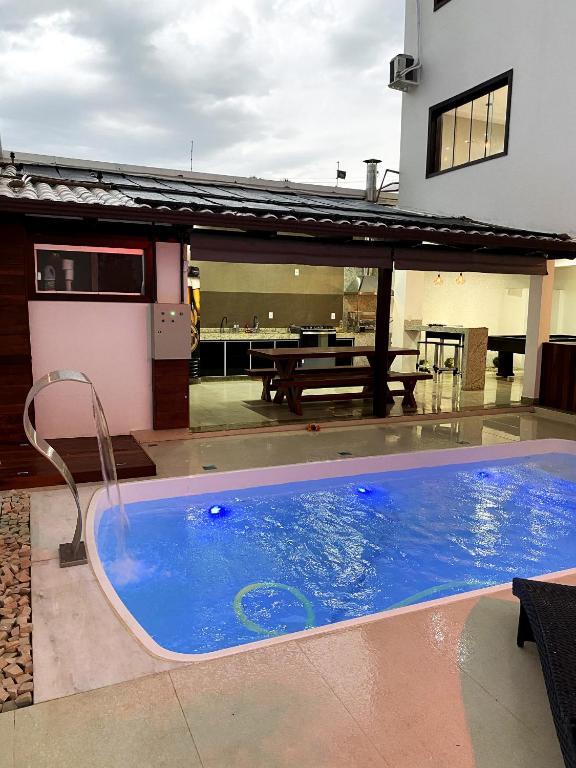  Casa de alto luxo com piscina churrasq e jacuzzi