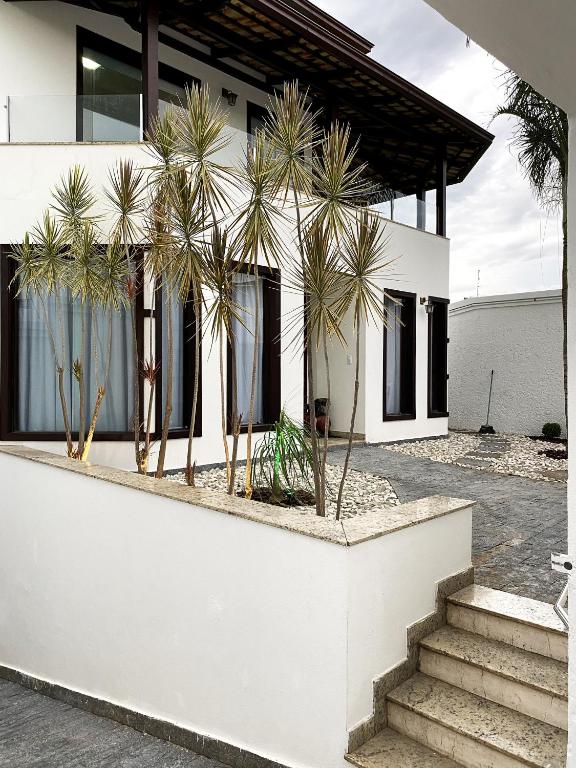 Casa de alto luxo com piscina churrasq e jacuzzi