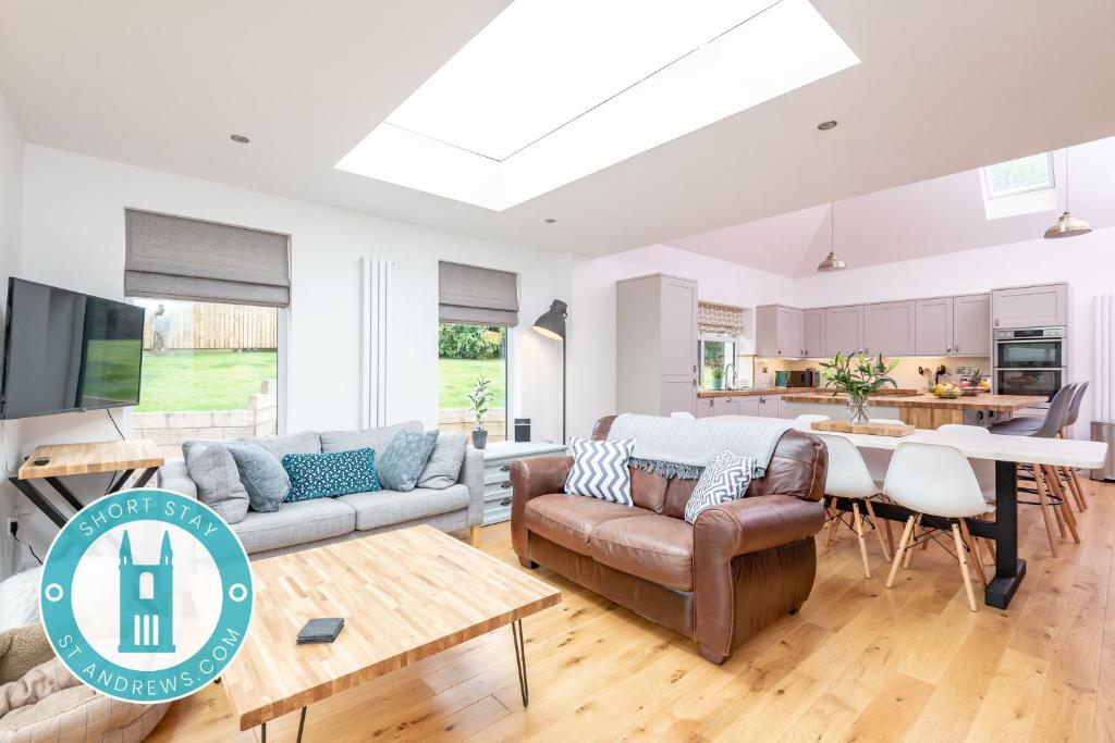 The Poffle , 5 Mins Drive to St Andrews , Parking