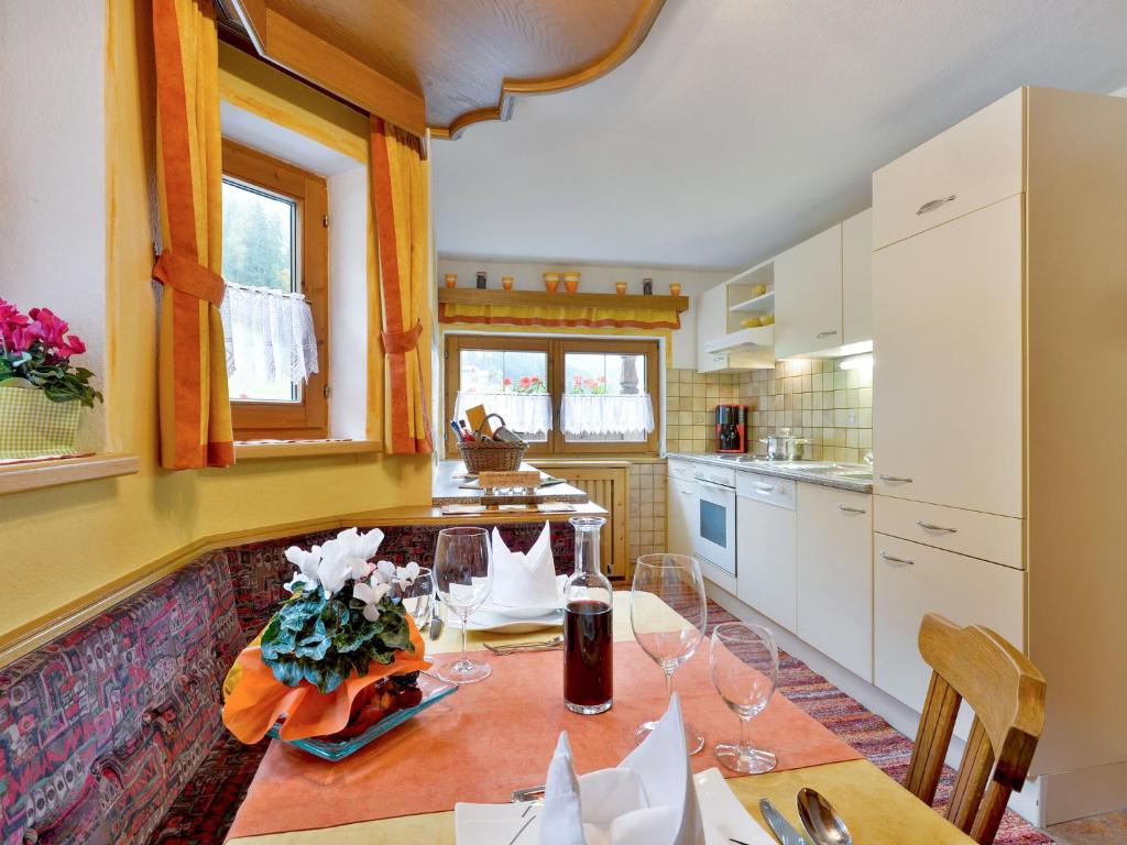 Kuchyňa alebo kuchynka v ubytovaní Apartment Comfortappart Eberharter by Interhome