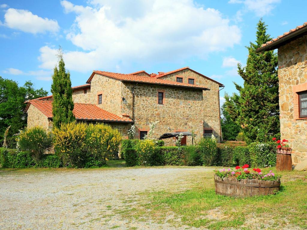Vonkajšia záhrada v ubytovaní Holiday Home Lo Scoiattolo n- 10 by Interhome