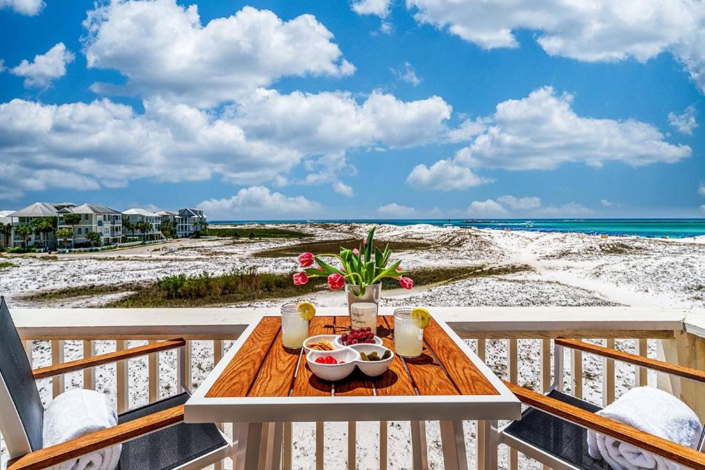 Gulf Winds Court 202 - Emerald Cove Oasis - Housity