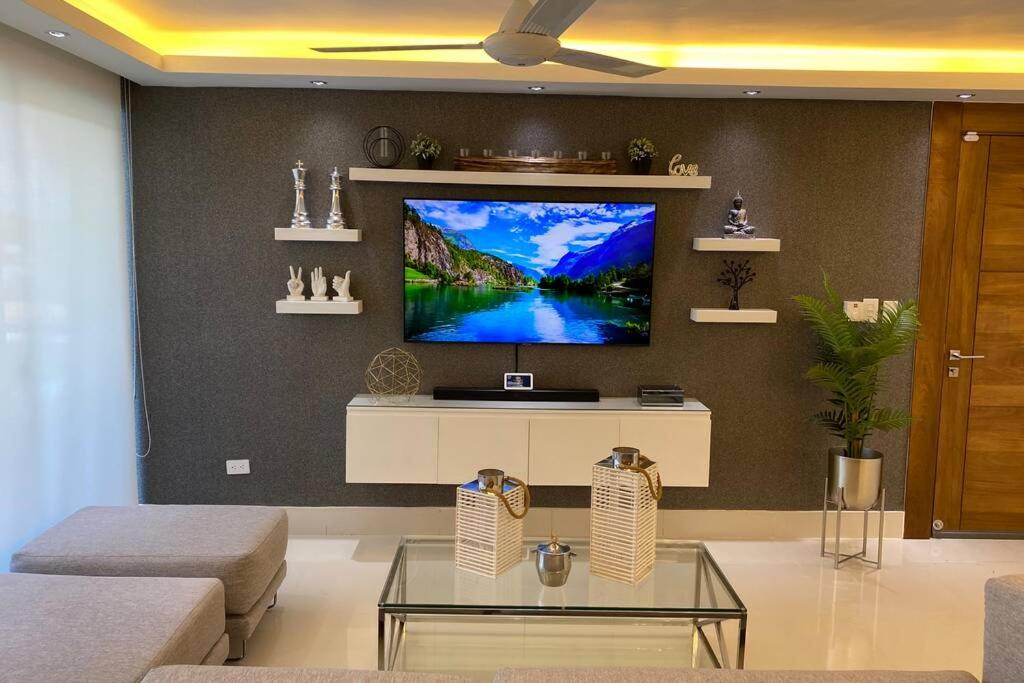 Monumental View 3BR-2BA, Security 24-7, Wi-Fi, AC, & Complimentary parking - отзывы и видео