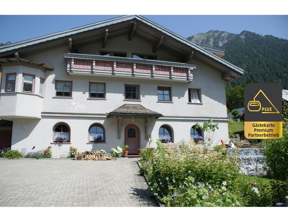 Nespecifikovaný výhled na hory nebo výhled na hory při pohledu z apartmánu