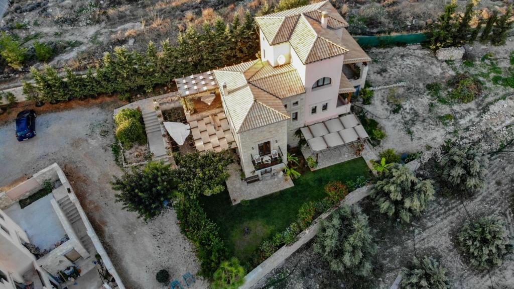 Pohľad z vtáčej perspektívy na ubytovanie Kritamos Villa & Apartments