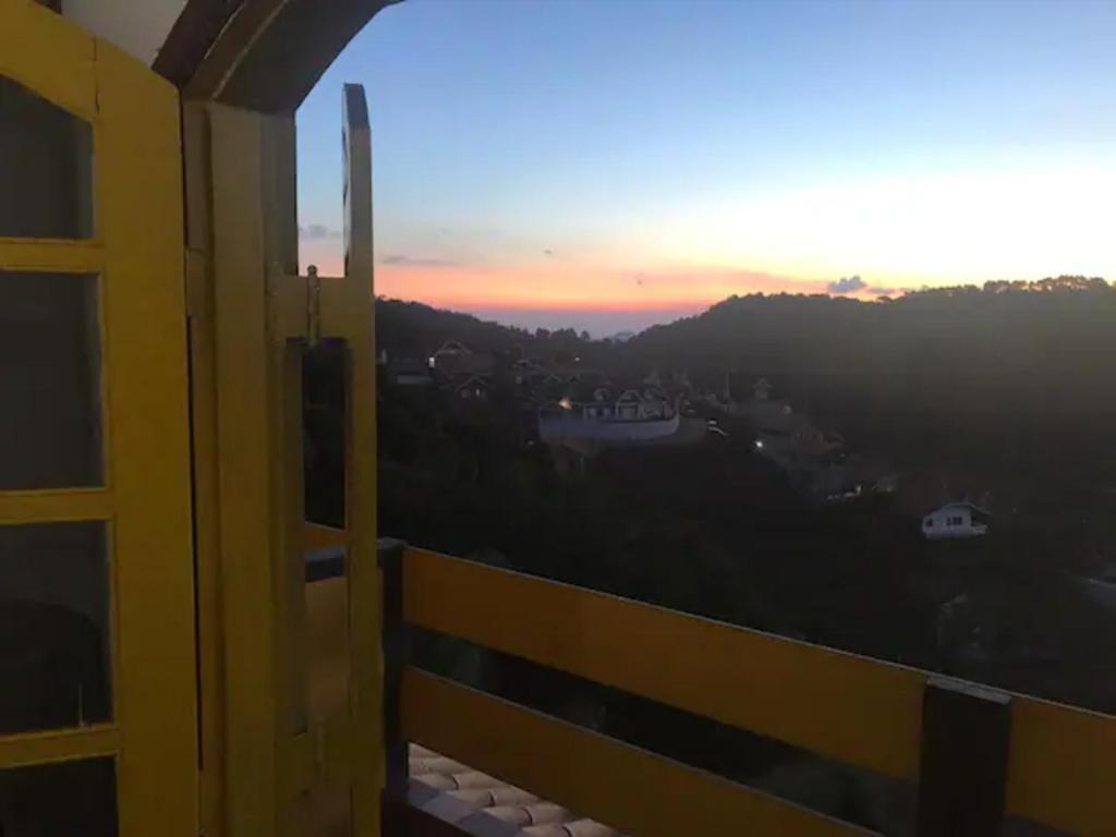 Suítes com lindo por do sol