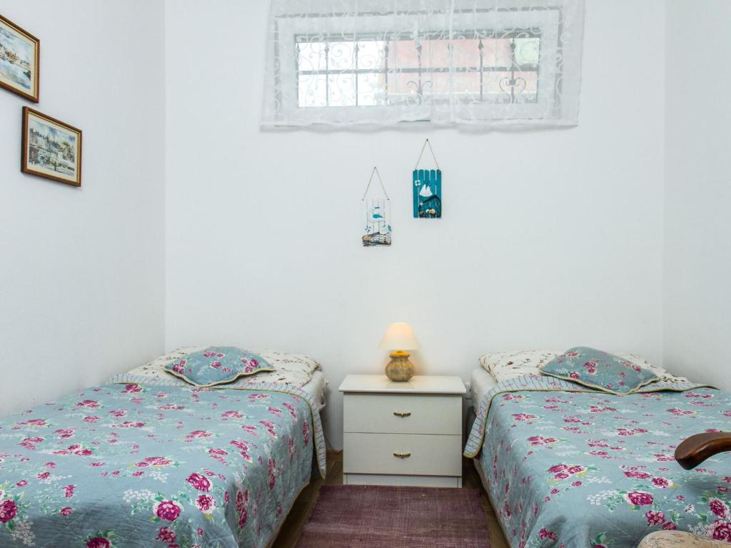 Posteľ alebo postele v izbe v ubytovaní Holiday Home Twin Combo by Interhome