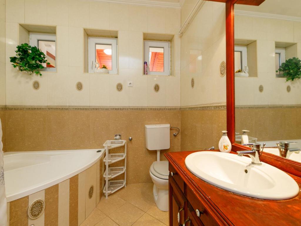Kúpeľňa v ubytovaní Apartment Tilia 4 by Interhome