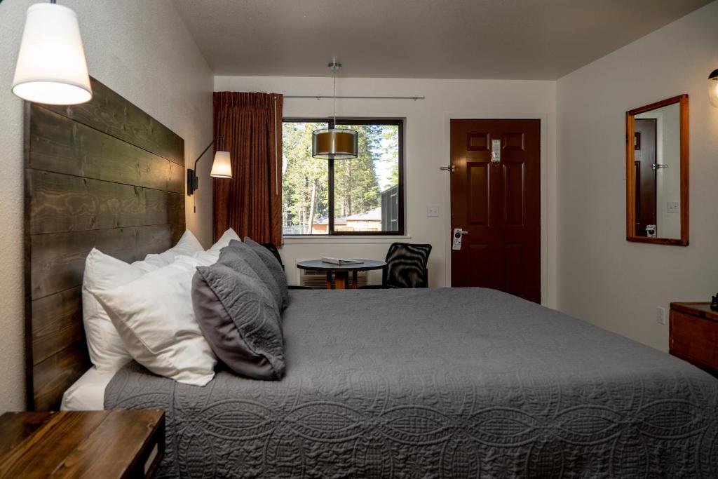 Postel nebo postele na pokoji v ubytování Eagle Cap Chalets