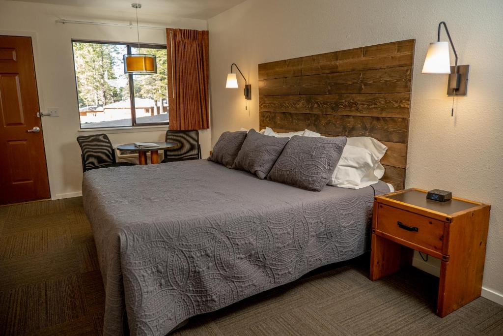Postel nebo postele na pokoji v ubytování Eagle Cap Chalets
