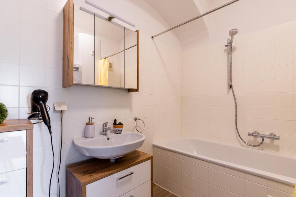 Sofia Apartment & Zimmer Sillweg Nähe Rebull Ring - Double Room With Garden View