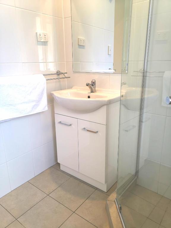 Bay of Palms - Resim 18