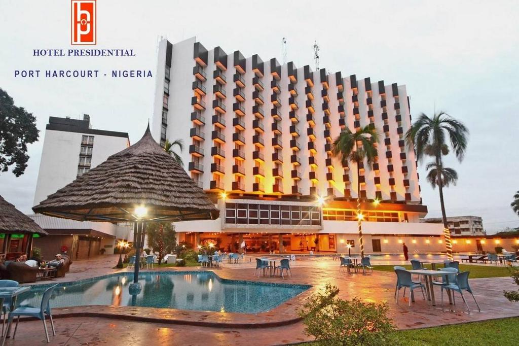 La alberca dentro o cerca de Room in Lodge - Hotel Presidential Port Harcourt