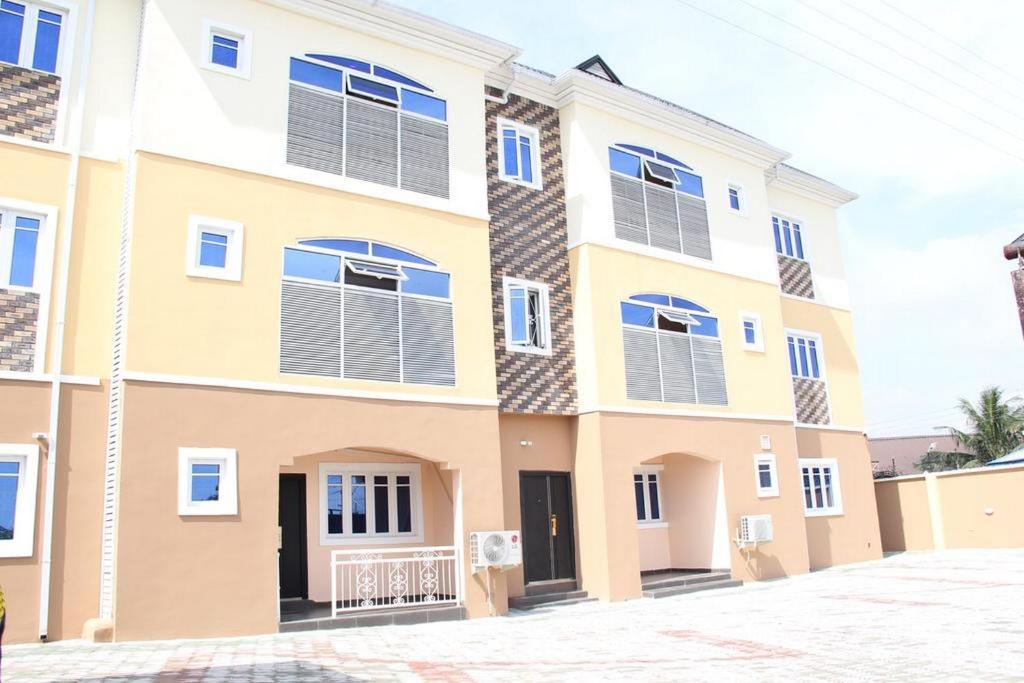 Gallery image of Room in Lodge - Blooms Spot Hotel and Suites in Port Harcourt