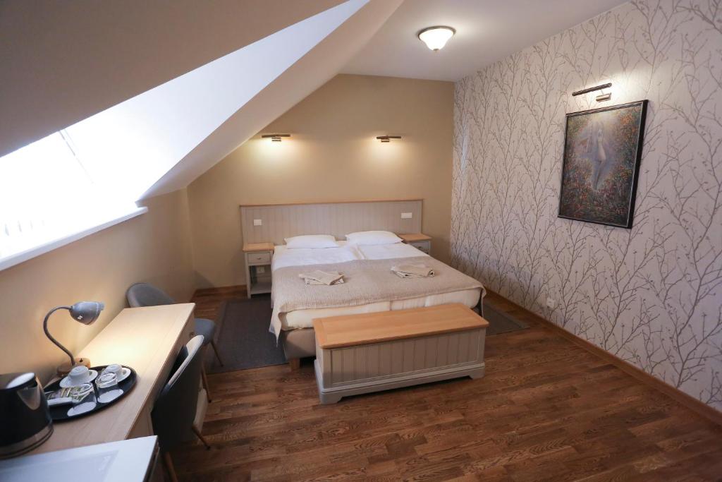Hotel Jonapolis - Double Or Twin Room With Extra Bed