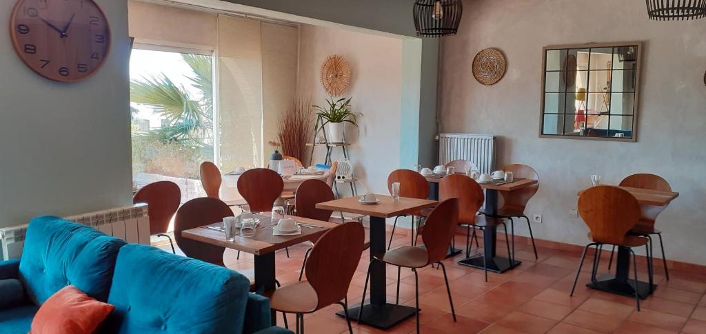 Posezení v ubytování Hôtel Athéna