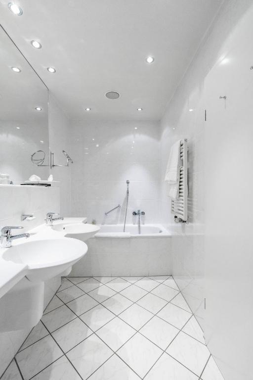 Tante ALMA's Kölner Hotel - Resim 45