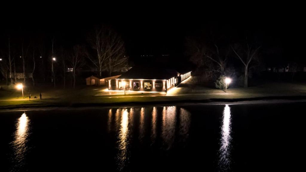 Widok na rzekę nieopodal tego obiektu B&B