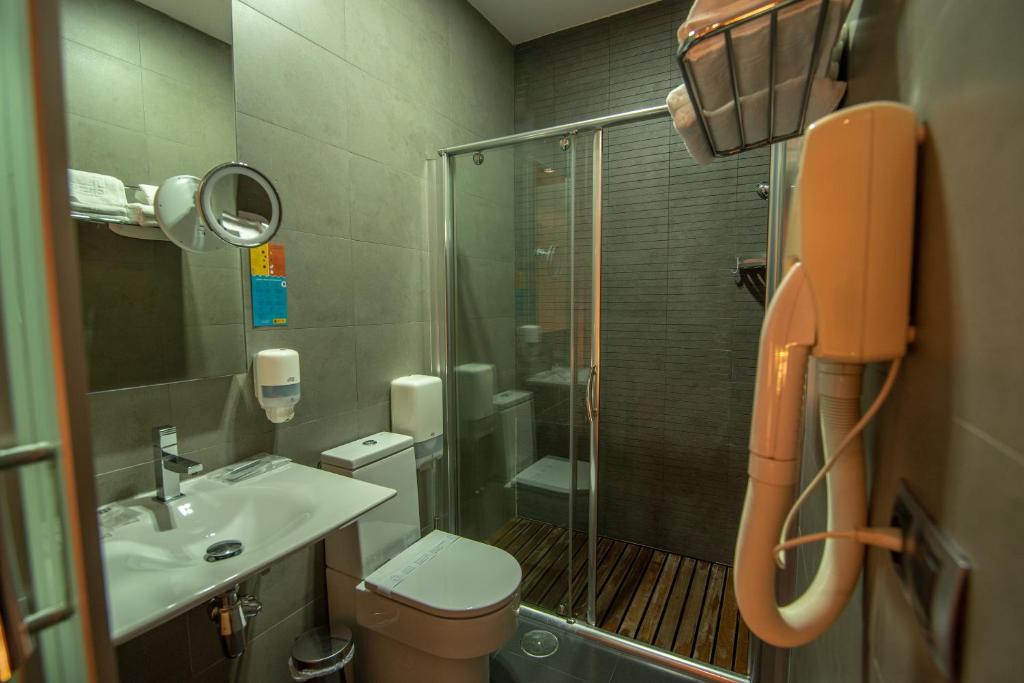 Łazienka w obiekcie Hotel Los Nardos
