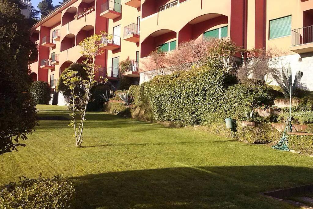 Vonkajšia záhrada v ubytovaní [PORTOFINO] appartamento vista mare con piscina