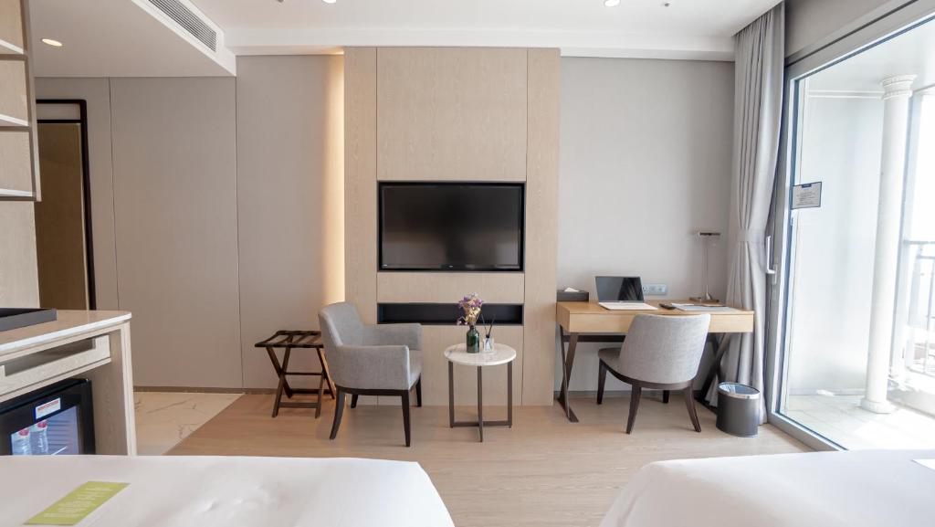 St. John's Hotel - Superior Familienzimmer (No-Ocean View)