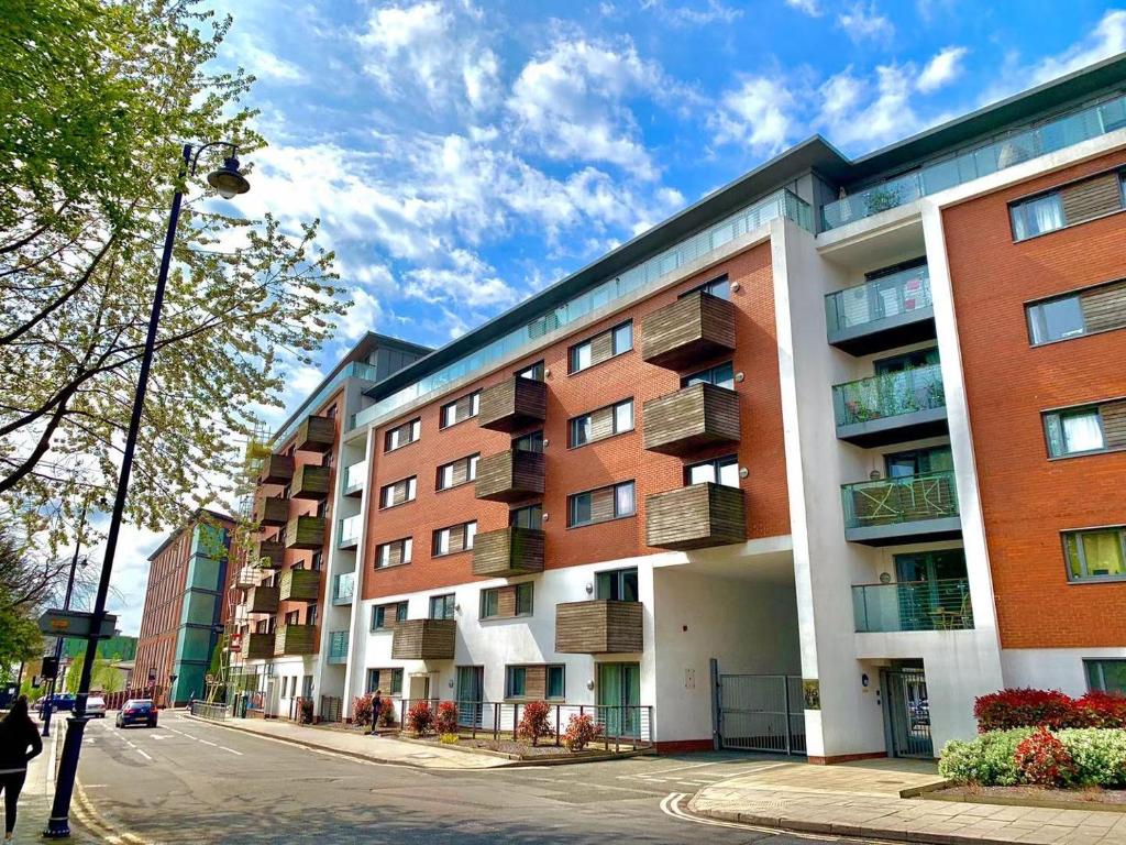 Insta-Style Penthouse With Balcony Birmingham City Centre