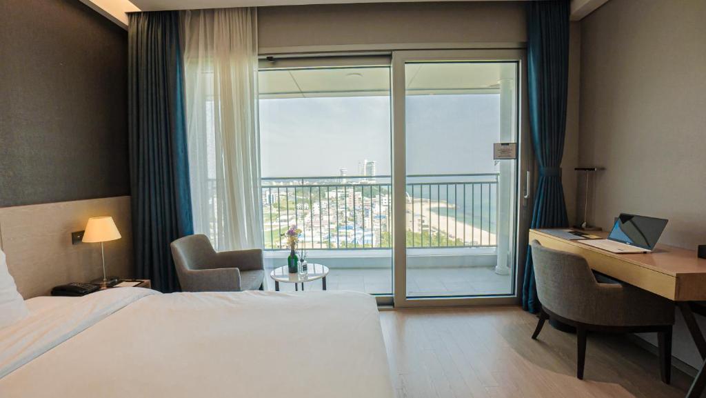 St. John's Hotel - Preciosa Habitación Doble - Vista Parcial Al Mar