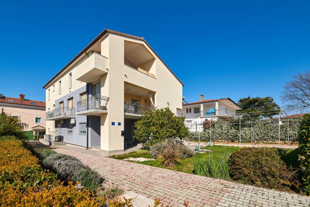 Budova, kde se apartmán nachází