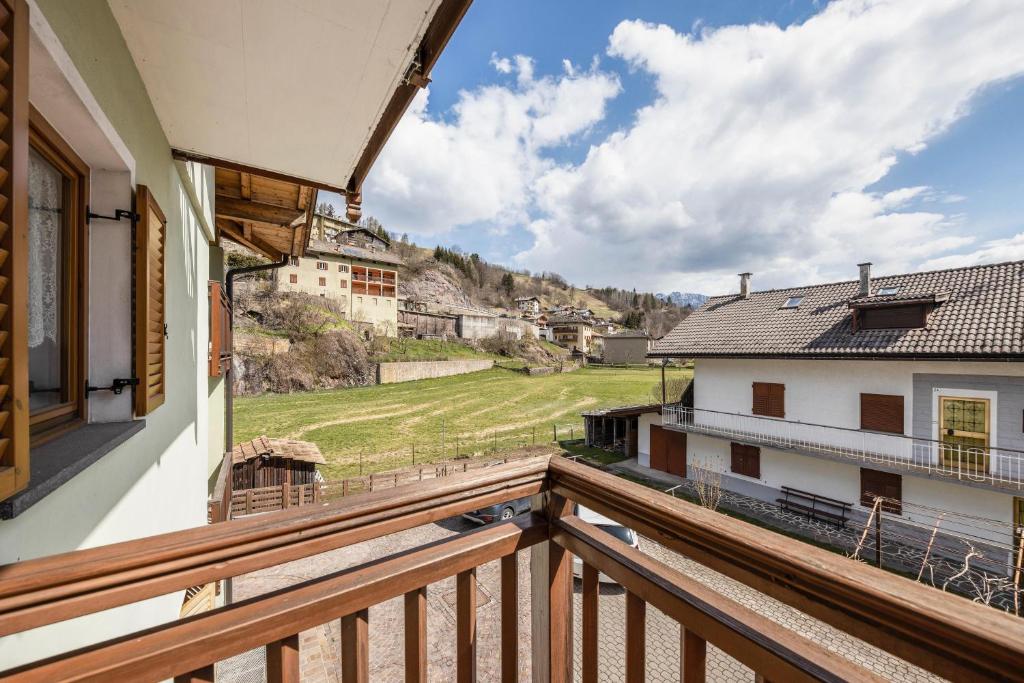 A balcony or terrace at Appartamento Viola