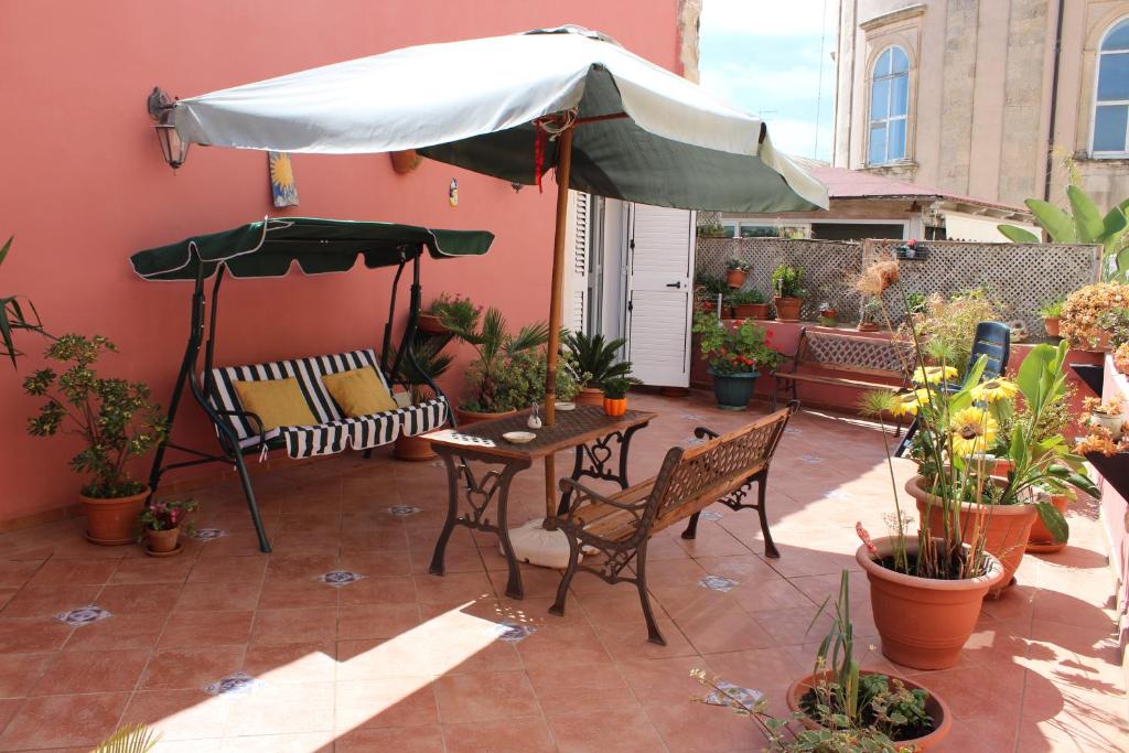 Patio alebo iná vonkajšia časť ubytovania L'Isola Di Ortigia
