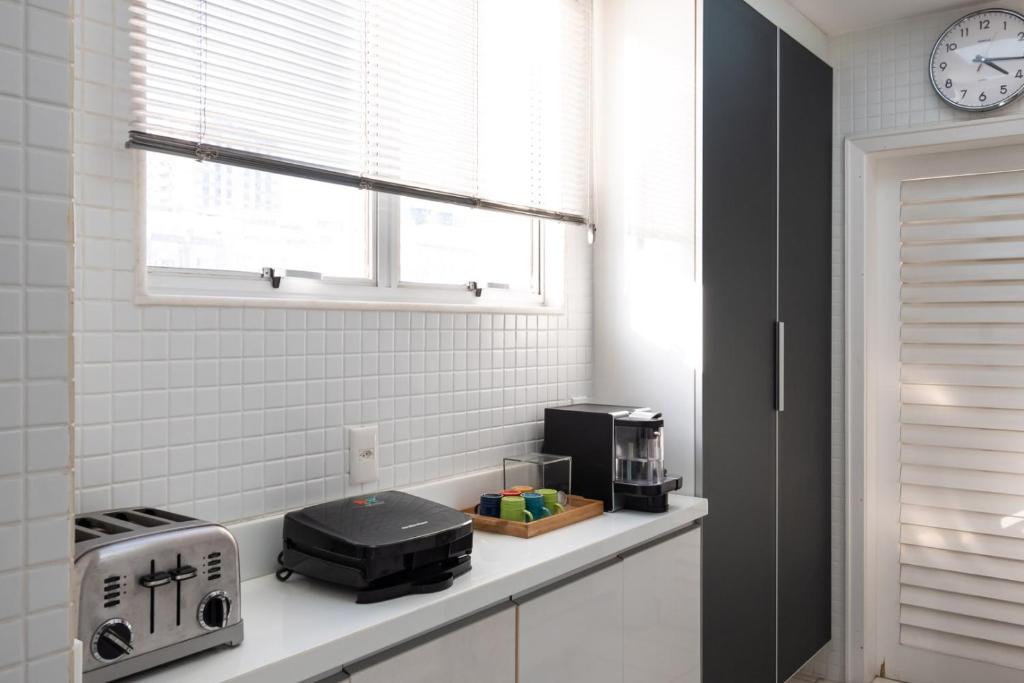  Omar do Rio - FB 33/52: Luxurious Seafront on Ipanema Beach with cinematic view + 240 mbps Internet and 75 '' Smart TV