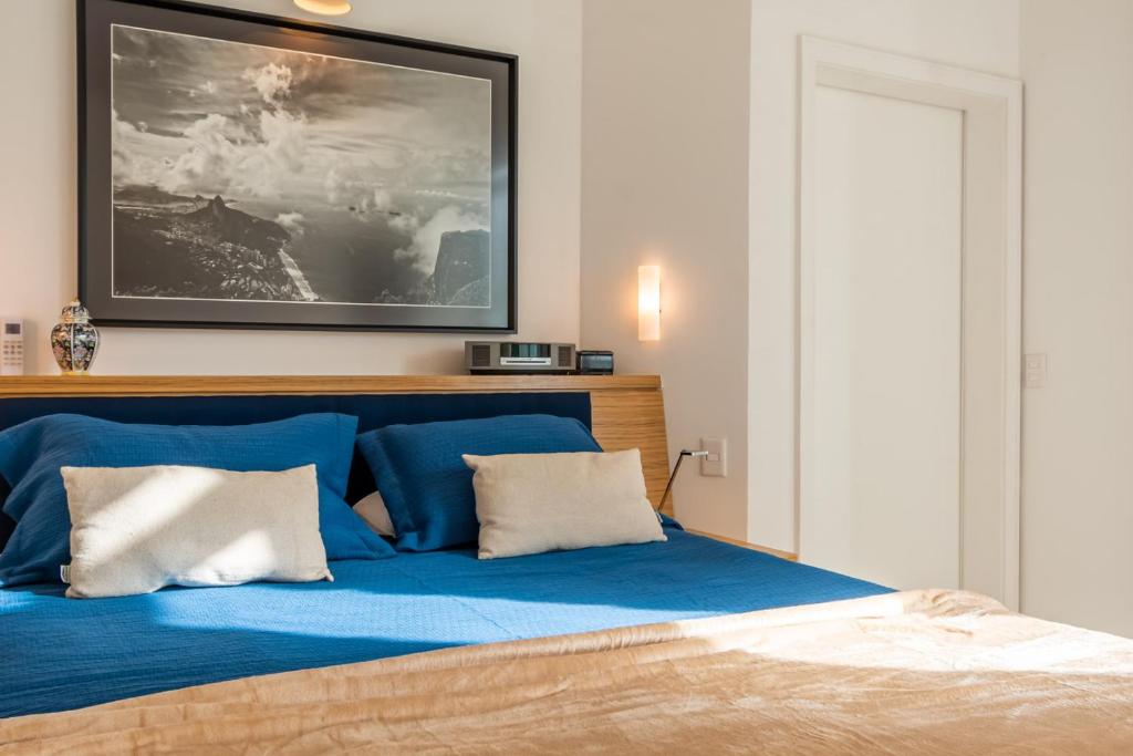  Omar do Rio - FB 33/52: Luxurious Seafront on Ipanema Beach with cinematic view + 240 mbps Internet and 75 '' Smart TV