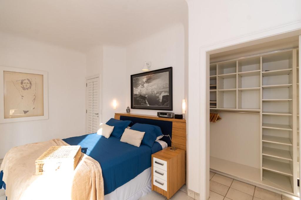  Omar do Rio - FB 33/52: Luxurious Seafront on Ipanema Beach with cinematic view + 240 mbps Internet and 75 '' Smart TV