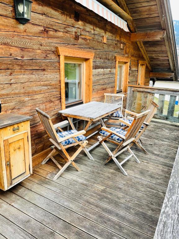 Balkón nebo terasa v ubytování Uriges Alpen-Apartment Stefan Juen