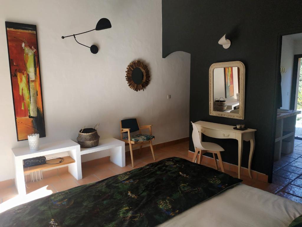 Postel nebo postele na pokoji v ubytování Villa Bleucassis
