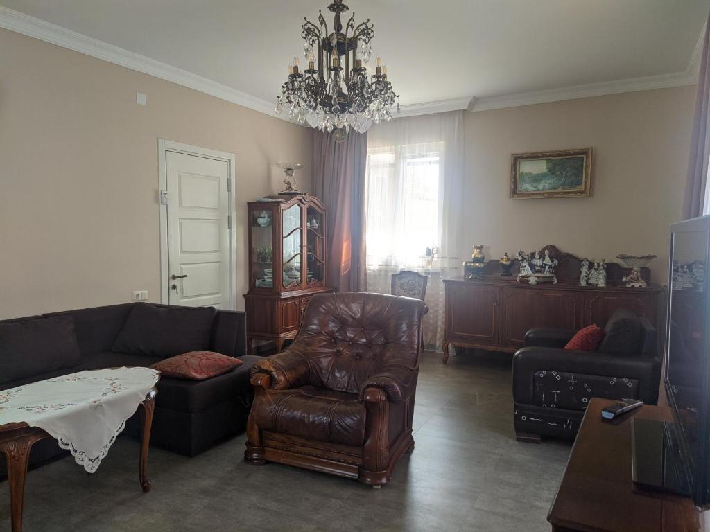 Posezení v ubytování Guest House Kldiashvili