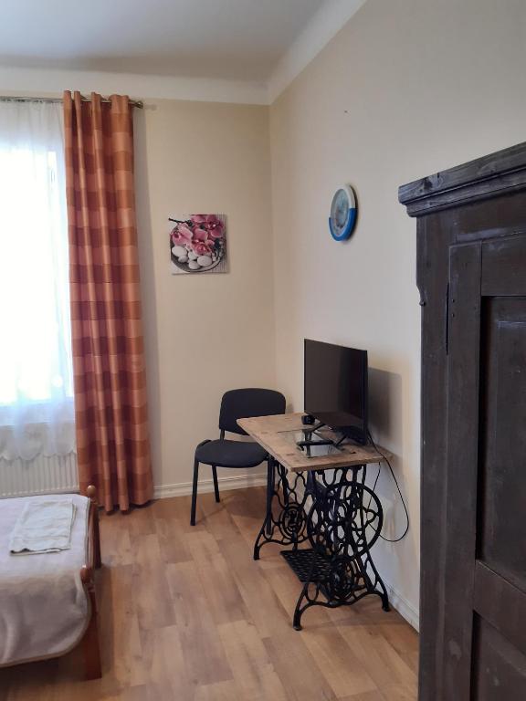 Rezidence - Twin Room Met Eigen Badkamer