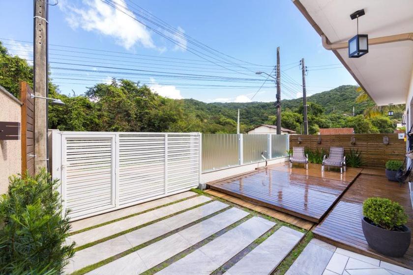  Casa com piscina Bombinhas