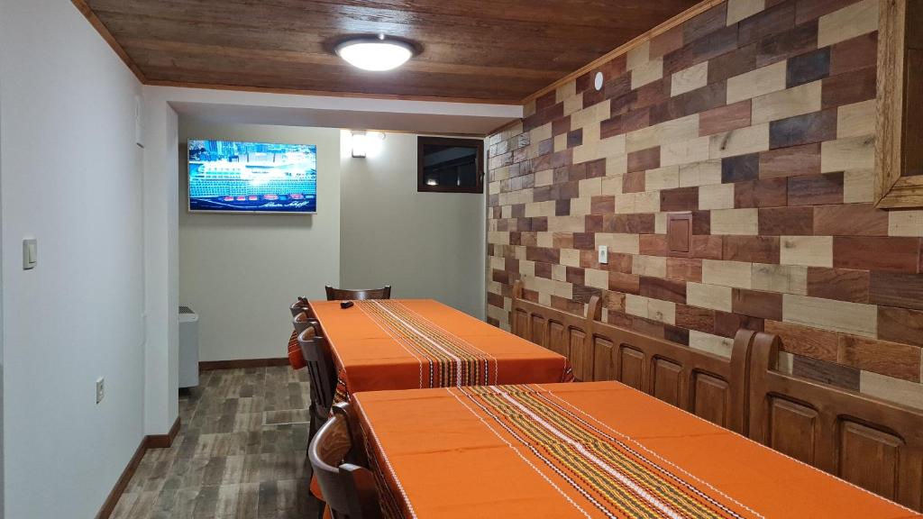 TV a/nebo společenská místnost v ubytování Guest House Zlatniyat Telets